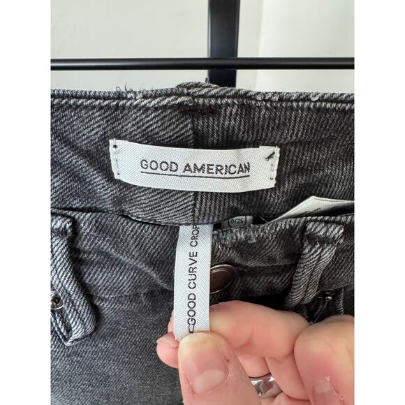 Good American Good Curve Crop Skinny Jeans - Picture 3 of 7